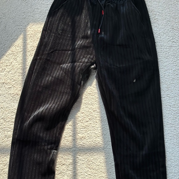 Dresses pants and jeans - Picture 15 of 16